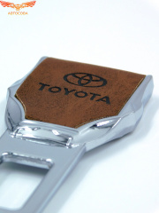 Заглушка ремня безопасности кожаная коричневая Toyota