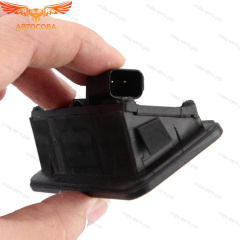Кнопка замка багажника  Focus-II / C-MAX 2003- / FIESTA 2008- / KUGA 2008- / MONDEO / S-Max / Galaxy 2007- / Connect 2013-