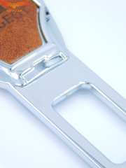 Заглушка ремня безопасности кожаная коричневая Peugeot