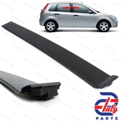 Наружный правой молдинг задней двери FORD Fiesta 2001-2008