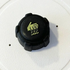 Крышка расширительного бачка Renault Logan Sandero