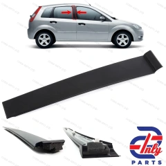 Наружный правой молдинг задней двери FORD Fiesta 2001-2008