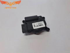 Моторчик заслонки печки левый VW Tiguan