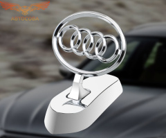 Логотип автомобиля передний  из цинкового сплава вертикальная модификация Audi